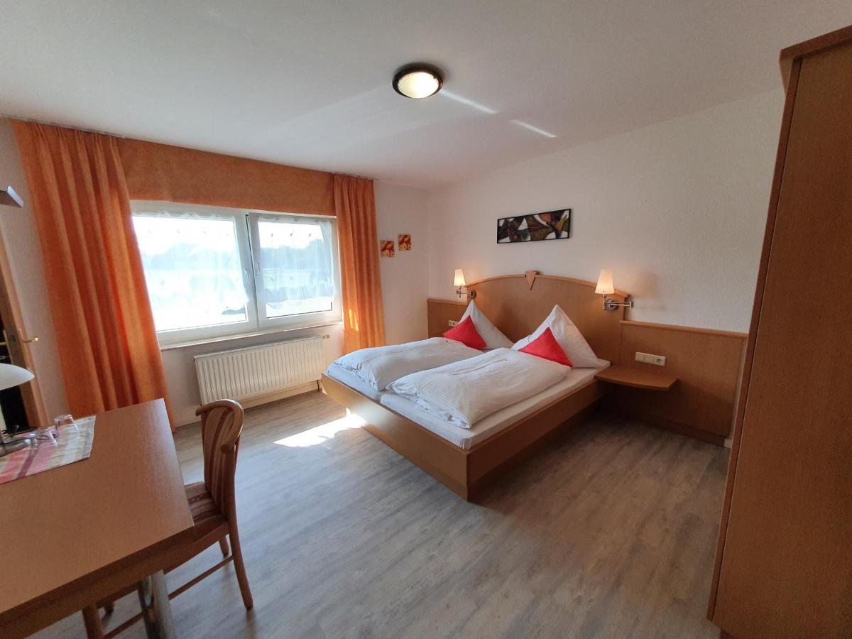 Gaestehaus Ermen Kamp-Lintfort Bagian luar foto