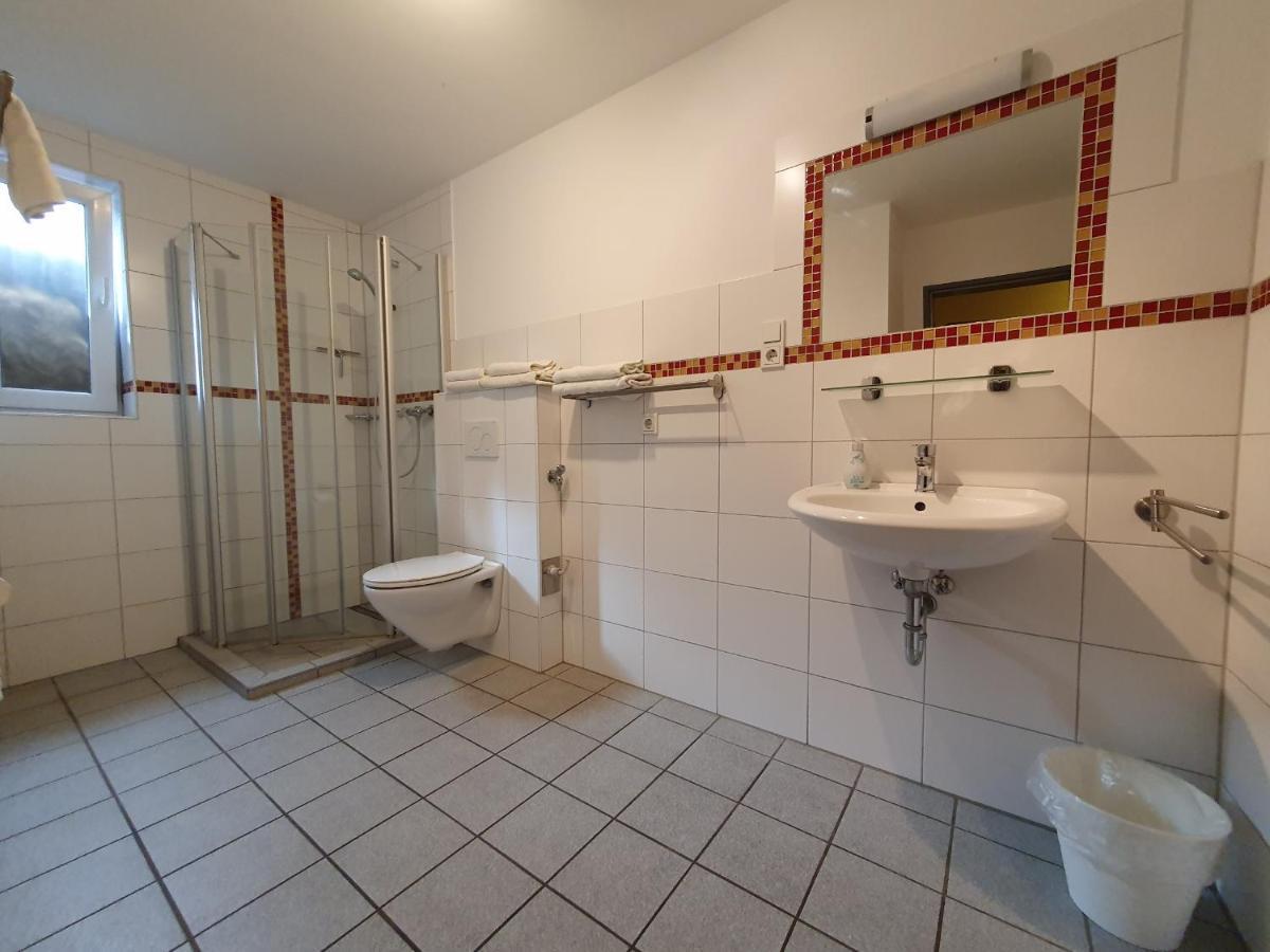 Gaestehaus Ermen Kamp-Lintfort Bagian luar foto