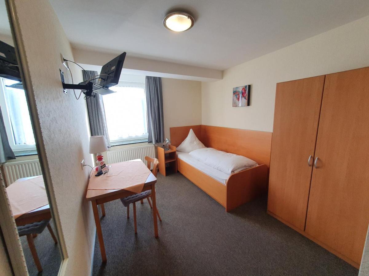 Gaestehaus Ermen Kamp-Lintfort Bagian luar foto