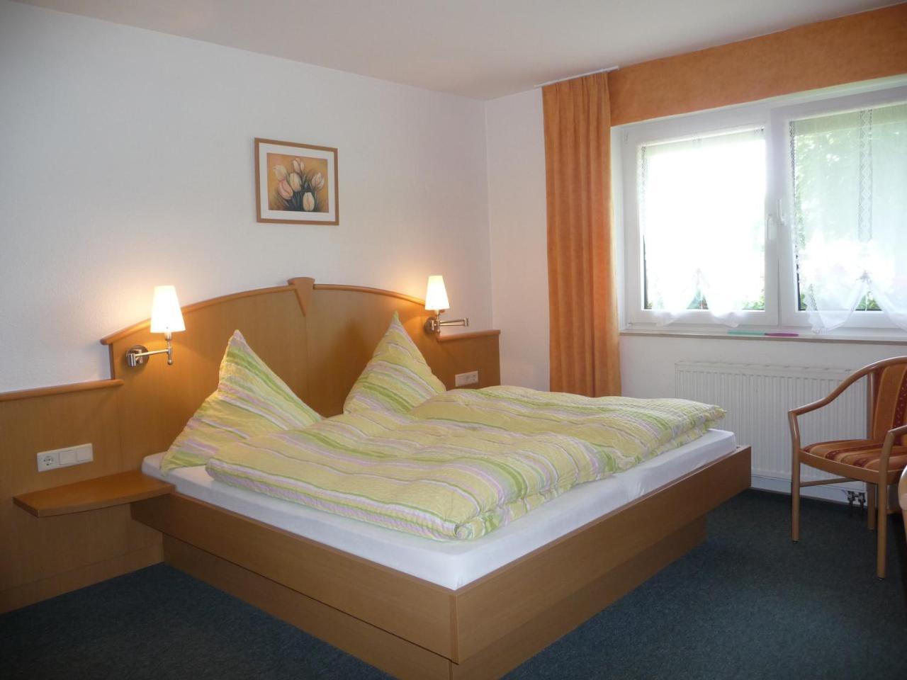 Gaestehaus Ermen Kamp-Lintfort Bagian luar foto